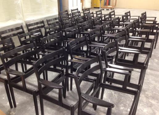 Lad OL-Lak stå for en professionel lakering af Arne Jacobsen stol